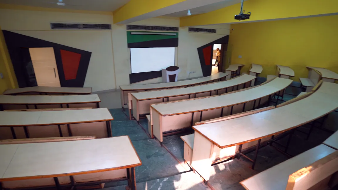 Classroom for NDA Coaching in Delhi